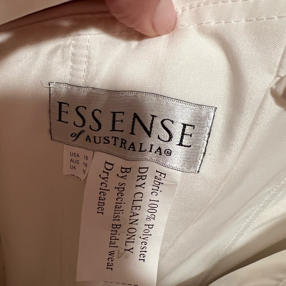 NWT Essence of Australia Wedding Dress - Picture 6 of 7